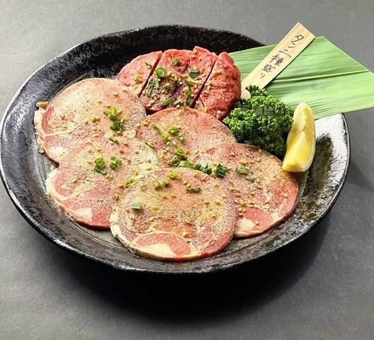 牛タン塩盛合せ・タン塩盛合せのお手頃盛合せもございます♪