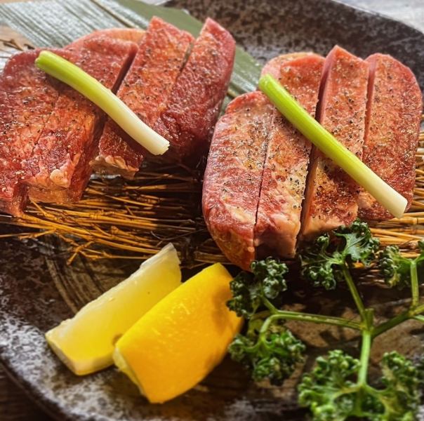 牛タン塩盛合せ・タン塩盛合せのお手頃盛合せもございます♪