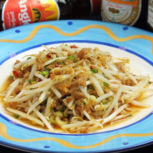 Stir-fired bean sprouts