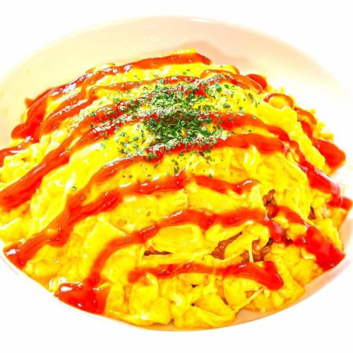 Melting omelette rice (ketchup)