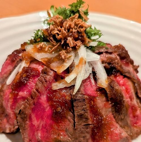 《厳選素材を使用》 夢の国産牛ステーキ丼
