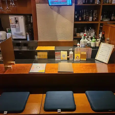 カウンター６席