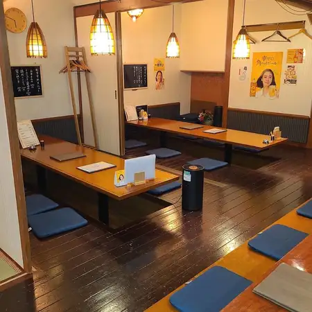 掘りごたつ（完全個室）　奥テーブル、～10名、真ん中デール、2名～7名