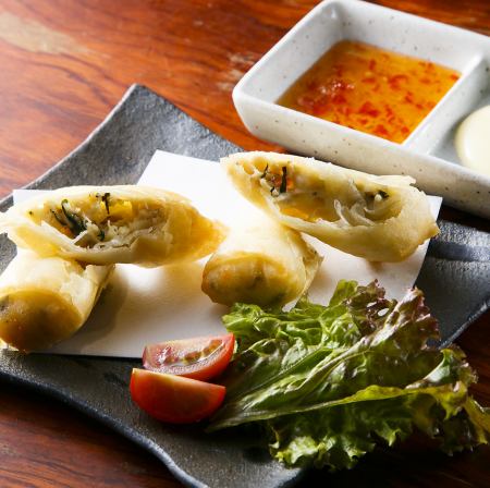 ささみとチーズの揚げ春巻