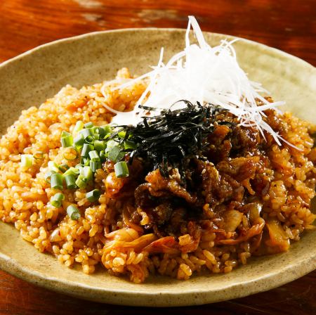 カリカリ豚と半熟卵の玄米炒飯