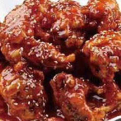 ヤンニョムチキン　骨無し(5Ps)：880円（税抜）／骨付き(半身)：1380円（税抜）