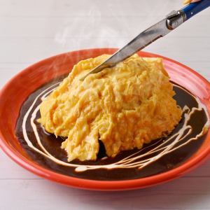 【3】ふわとろオムライスの完成！おいしい演出に「食べたい！」わくわく感でお腹も心もいっぱいに！