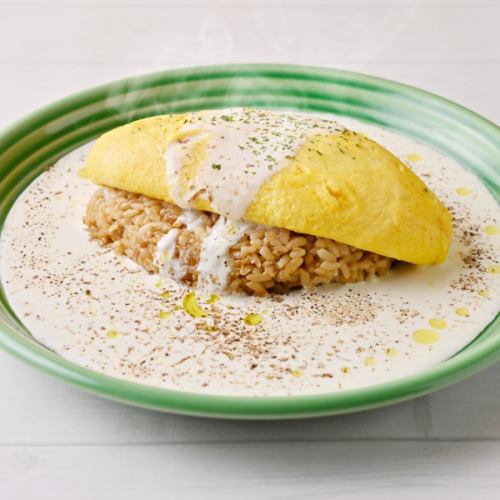 トリュフチーズソースのオムライス