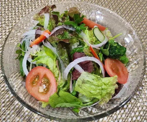 10種の野菜の彩サラダ