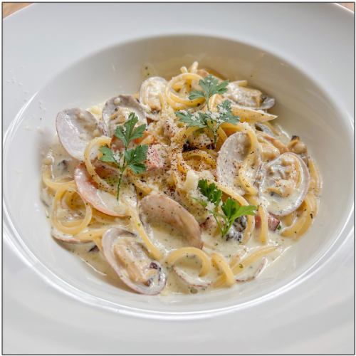 あさりとベーコンのクリームパスタ