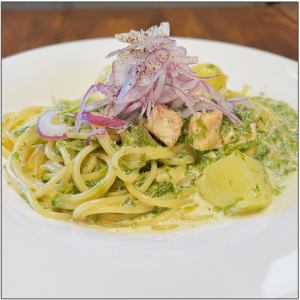 サーモンと生海苔のクリームパスタ