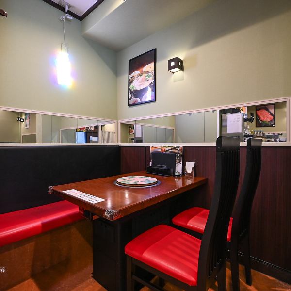 【楽しい仲間と過ごす特別な時間にぴったりな場所！】広々とした明るい空間で、心温まるお食事を楽しめます。25名様以上のグループでの利用も大歓迎♪2時間の貸切プランで、思い出に残る宴会を演出しよう！賑やかな雰囲気が魅力のこのお店で、笑顔が溢れるひとときを体験しましょう★