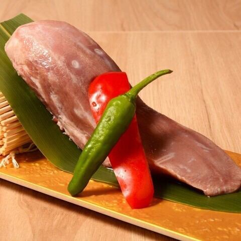 【大人気！】数量限定の名物 豚一本タン！