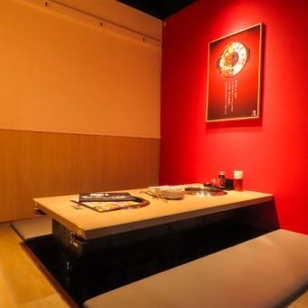 当店の小上がり席は、最大21名様まで受け入れ可能。グループ利用におすすめのスペースです◎みんなで楽しい会話を楽しめます♪心地よい雰囲気の中で、美味しい料理を堪能しながら特別な時間を過ごすことができます!居心地の良さを重視した空間で、皆様のご来店を心よりお待ちしております♪