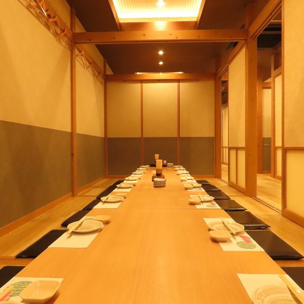 最大70名様まで貸切が可能◎大人数での各種宴会やお集まりにピッタリ！広々とした心地よい空間で、大切な方たちと特別な時間をお過ごしいただけます。美味しい料理をたっぷり堪能できる、飲み放題付きのボリューム満点コースを各種ご用意しております。お腹も心も大満足に♪大切な日にはぜひご利用ください！