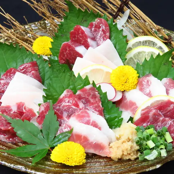 ≪熊本の郷土料理≫霜降り特上馬刺しや馬ステーキなど極上の郷土MENUを豊富にご用意しております！