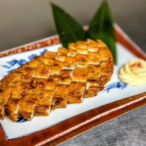 新鮮出爐的薩摩炸魚餅！