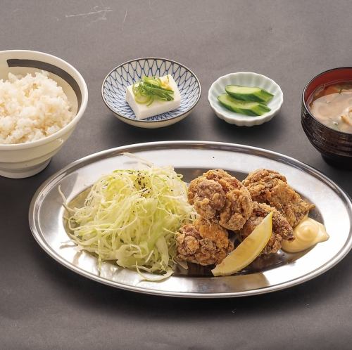 鶏の唐揚げ定食