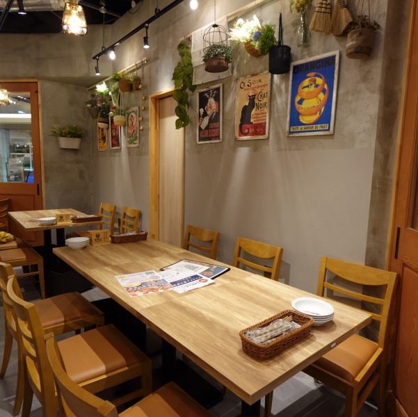 オシャレでPOPなデザイン、おしゃれな店内は雰囲気◎女子会、デート、友人などとの利用におすすめです♪