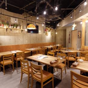 【最大70名までの貸切可◎】明るい店内でご宴会をお楽しみいただけます!宴会、結婚式二次会などあらゆるご宴会シーンにも対応可です♪