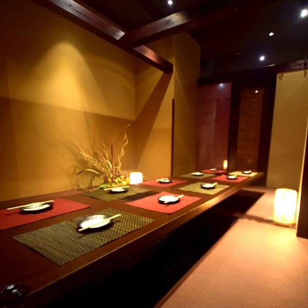 [All seats are completely private rooms] 30 seconds walk from Kaihinmakuhari Station! The banquet private room with sunken kotatsu seats is popular and can accommodate up to 150 people! Early reservations are recommended on weekends! Of course, 2 people/4 people/ 8 people... We will guide you to the best Japanese space according to the number of people. Kaihin Makuhari Station is right in front of you, so the secretary is also safe!
