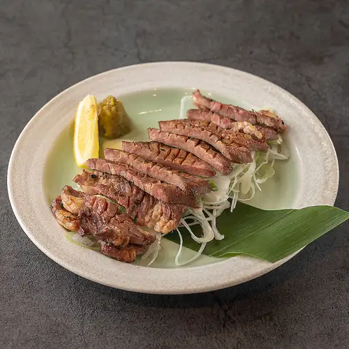 牛タンの網焼き