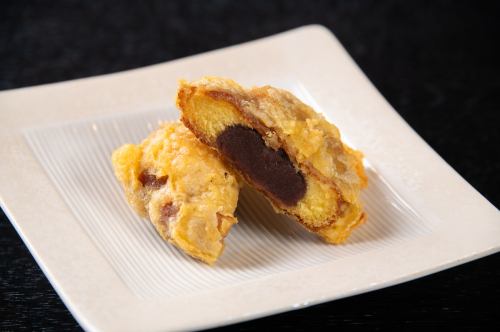 Deep-fried maple leaf buns