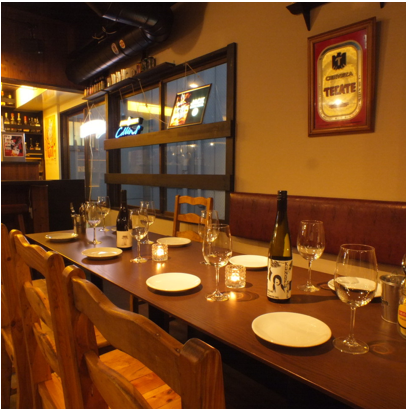 We accept reservations for groups of 25 to 40 people! It's perfect for banquets, welcome parties, and farewell parties. Book your reservation early. !You can use it for up to 4 people, so please use it for girls' nights, joint parties, drinks after work, etc.Watch sports too!
