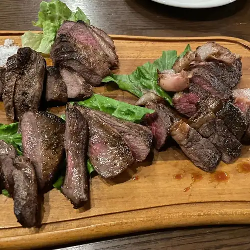 Why does American Bistro Nash serve Hokkaido venison?

I was born in Asahikawa.
It all started with the desire to use local ingredients.

And that's how I ended up finding Ezo deer.

When people hear the word "game meat," they often think, "It sounds like it would have a strong flavor," or "It looks tough."
Some people may feel that way.
However, the carefully prepared Hokkaido deer from Asahikawa are completely different.

The lean meat is moist and tender, with a rich and flavorful taste.
And the most important thing I want to tell you is—the fat.
It's surprisingly sweet, refined, and melts softly in your mouth.

Furthermore, it is high in protein, low in fat, and rich in iron.
It's delicious, and good for your body too.
Such ingredients are not something you come across very often.

A dish nurtured by the nature of my hometown, Asahikawa.
Please come and try it.

📍American Bistro Nash

.
.
.

#americanbistronash #nash #YokohamaBistro #YokohamaNishiWardGourmet #YokohamaDinner #EzoDeer #EzoDeerCuisine #GameMeat #GameMeatCuisine #Asahikawa #HokkaidoIngredients #LocalProduce #MeatLovers #YokohamaGourmet #Bistro #MeatDishes #DishesThatPairWellWithWine

---