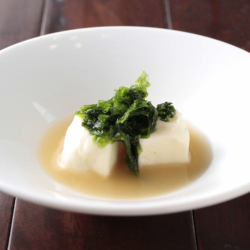 Mozzarella sea lettuce soup