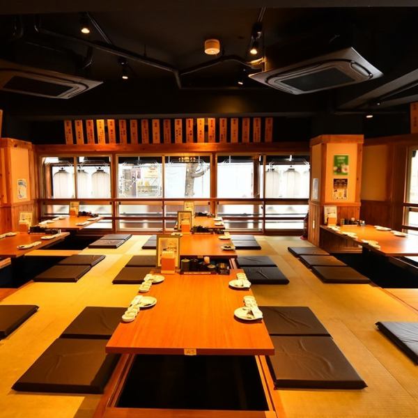 【宴会に】4～50名様までご利用頂ける2階お座敷席。会社宴会やちょっとした飲み会にもぴったりなお座敷席！人気の為要予約です。少人数17～20名様向け２Fソファー席貸切＆大人数４０～６０名様向け２F掘りごたつフロア貸切可能です♪♪◇くすお西船橋店◇