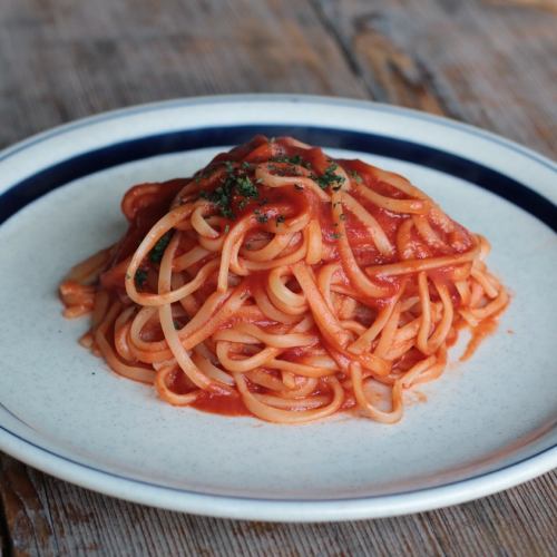 Garlic tomato pasta