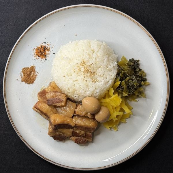 台湾を代表する庶民的なソウルフード♪魯肉飯（ルーローハン）