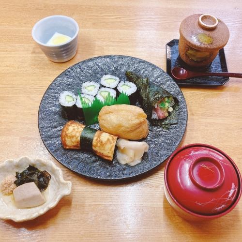 Minori lunch (with small bowl, chawanmushi, bowl, and dessert)