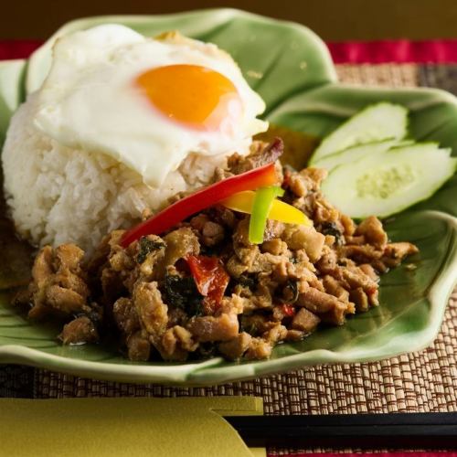 挽肉バジル炒め(ガパオ)