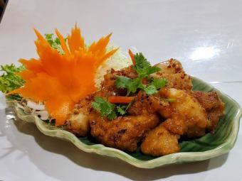 フライドガーリックチキン(ガイトートグラティアン)