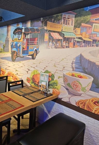 ワンチャンは水・木・金は17時~OK!ゆったりとお食事が楽しめるお店。本場タイの雰囲気が漂い、タイの音楽が流れる店内は、まるでタイにいるかのような落ち着いた空間です。暖かい日は外の風を感じながらの食事も楽しめます♪