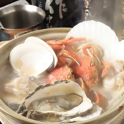 <12月1日 - 12月29日> ◇含120分钟畅饮◇ 凯恩特色菜！！丰盛砂锅蒸菜套餐 7980日元（含税）
