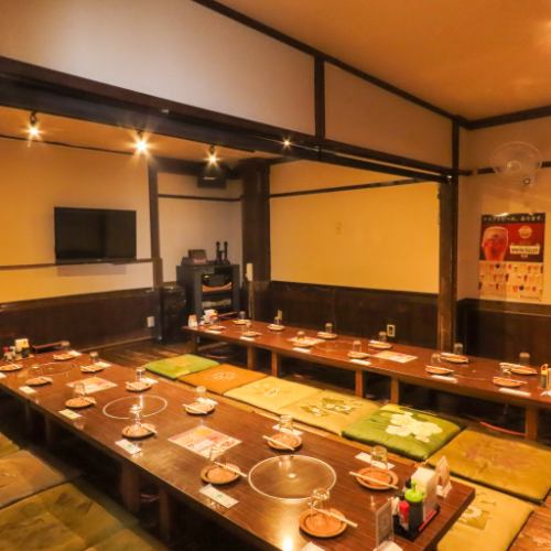 The tatami room on the second floor can accommodate from 15 to a maximum of 45 people.