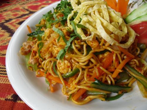 Mie Goreng (Balinese fried noodles)