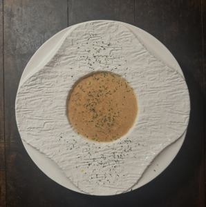 真紅の蟹ビスクスープ