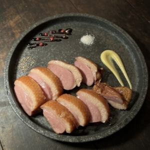 煙の妖精が見守るふんわり合鴨グリル