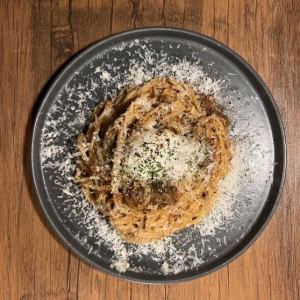 とろける黄身のボロネーゼ