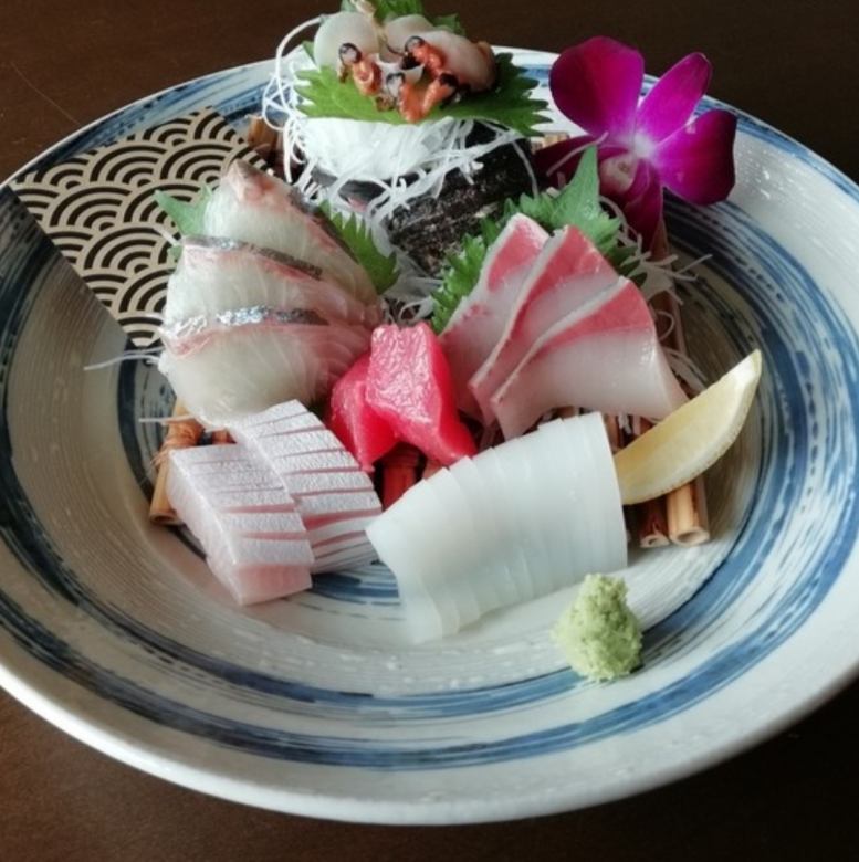 お刺身盛り合わせ