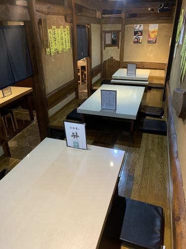 <p>ご宴会に最適な半個室・掘りごたつのお席もご用意あります！地元の集まりや、ご宴会・誕生日等にも最適！</p>