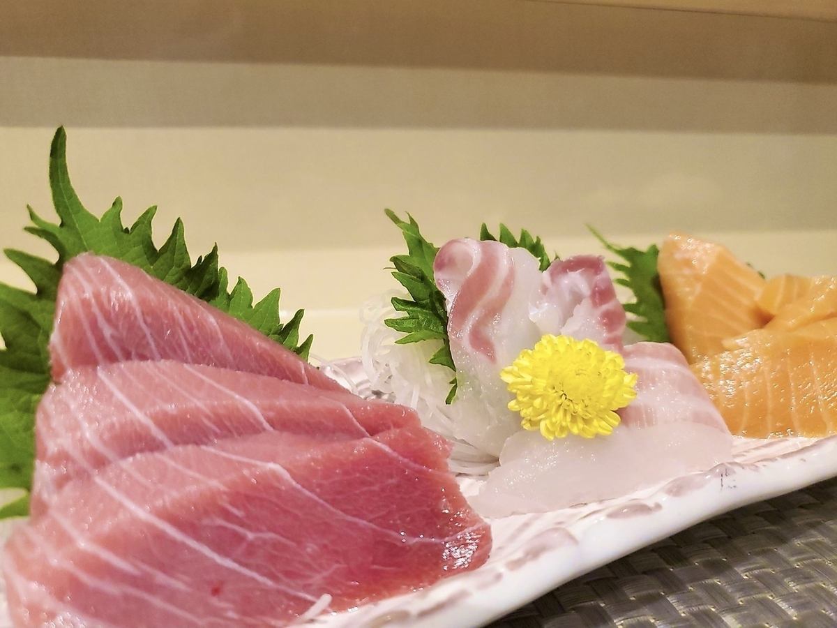 毎日店主自ら目利きし、新鮮な旬な鮮魚をご提供しています♪