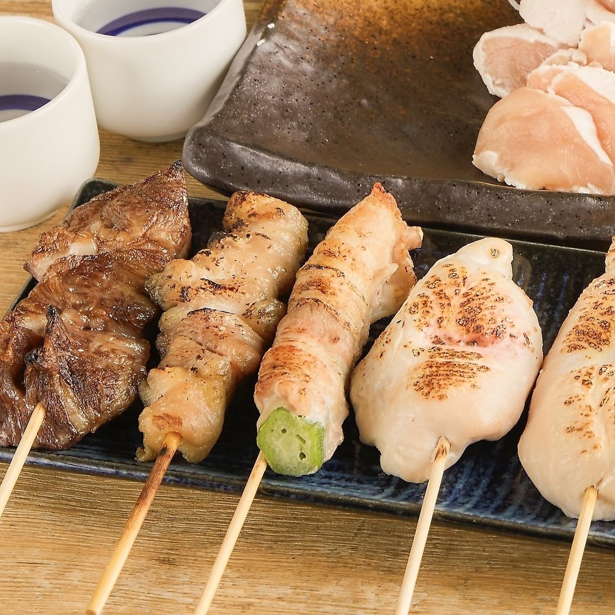 A wide variety of skewers are available, including yakitori and kushikatsu.