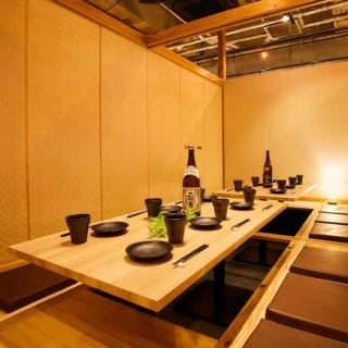 The private sunken kotatsu seats are perfect for parties and can be used by small groups or large groups. ◎ It's close to the station so feel free to drop by. ◎ We look forward to your inquiries about seating and banquet requests! {Umeda Station/Nakazakicho Station/Izakaya/Private room/Gyoza/Charcoal grilled yakitori/Banquet/Drinking party/Girls' night out/Welcome/farewell party}