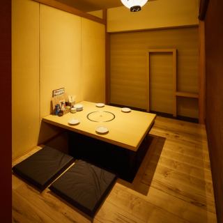 ご宴会にピッタリな個室の掘りごたつ席は少人数様から団体様まで利用可能◎駅から近いのでお気軽にお立ち寄りいただけます◎席のご相談や宴会のご希望などもお問い合わせお待ちしております！《梅田駅/中崎町駅/居酒屋/完全個室/食べ飲み放題/宴会/飲み会/女子会/忘年会/新年会/歓迎会/送迎会》