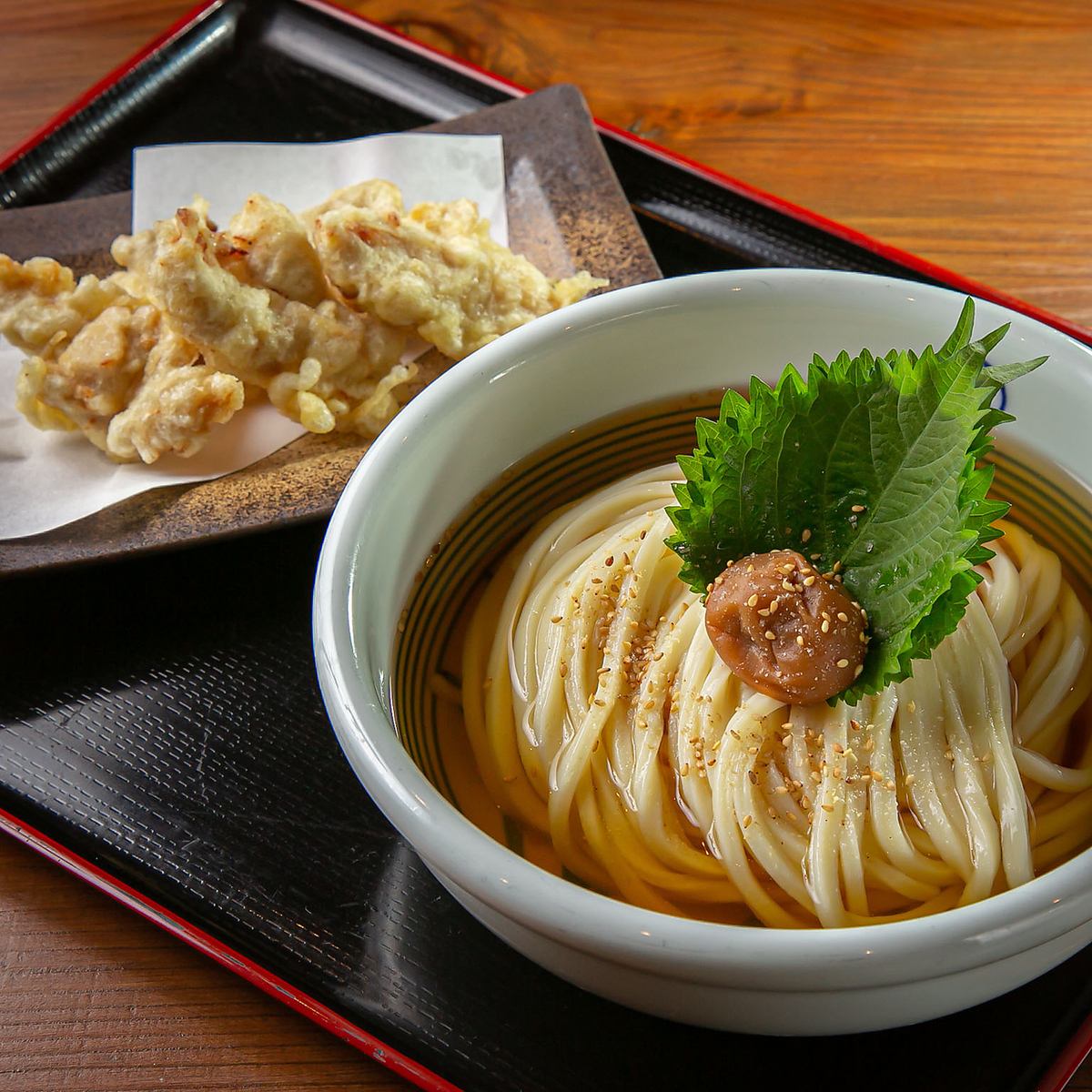 讃岐うどんを大阪風にアレンジ！コシガ強く、のどごしの良い自家製うどんを味わえる◎